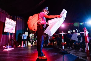Photo of Sydney based actress Pamela Pilawa performing a family friendly theatre multilingual show