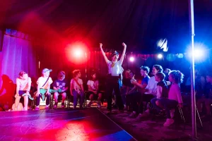 Photo of Sydney based actress Pamela Pilawa performing a family friendly theatre multilingual show