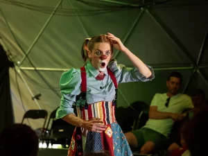Photo of Sydney based actress Pamela Pilawa performing a family friendly theatre multilingual show Fringe Festival
