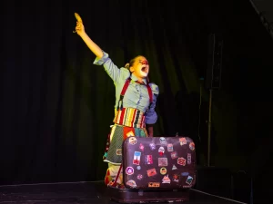Photo of Sydney based actress Pamela Pilawa performing a family friendly theatre multilingual show in Sydney fringe festival