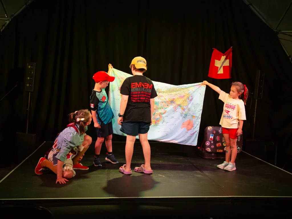 Photo of Sydney based actress Pamela Pilawa performing a family friendly theatre multilingual show in Sydney Fringe Festival
