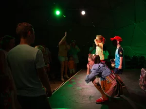 Photo of Sydney based actress Pamela Pilawa performing a family friendly theatre multilingual show in Sydney Fringe Festival