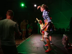Photo of Sydney based actress Pamela Pilawa performing a family friendly theatre multilingual show in Sydney Fringe Festival